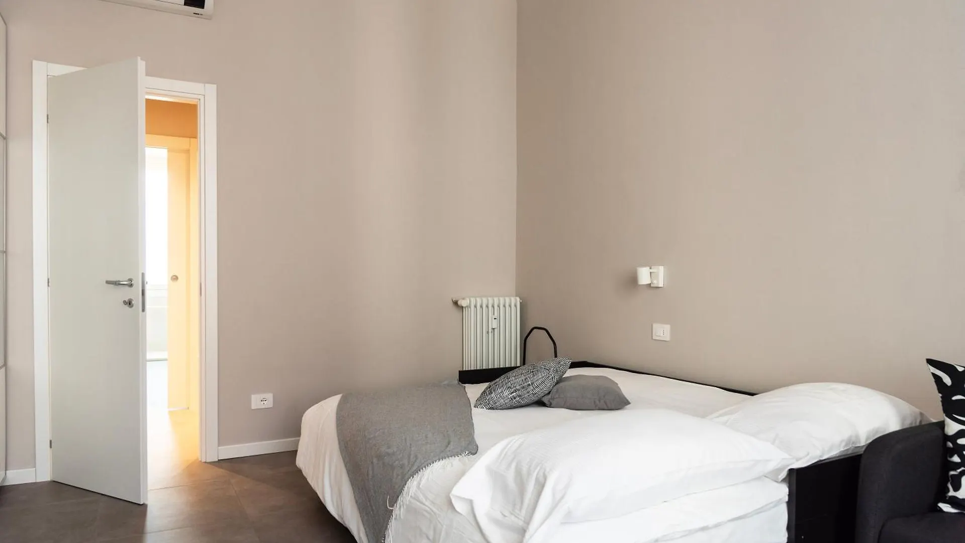 Youhosty - 3 Bedroom Apartment Citta Studi Milan Italy