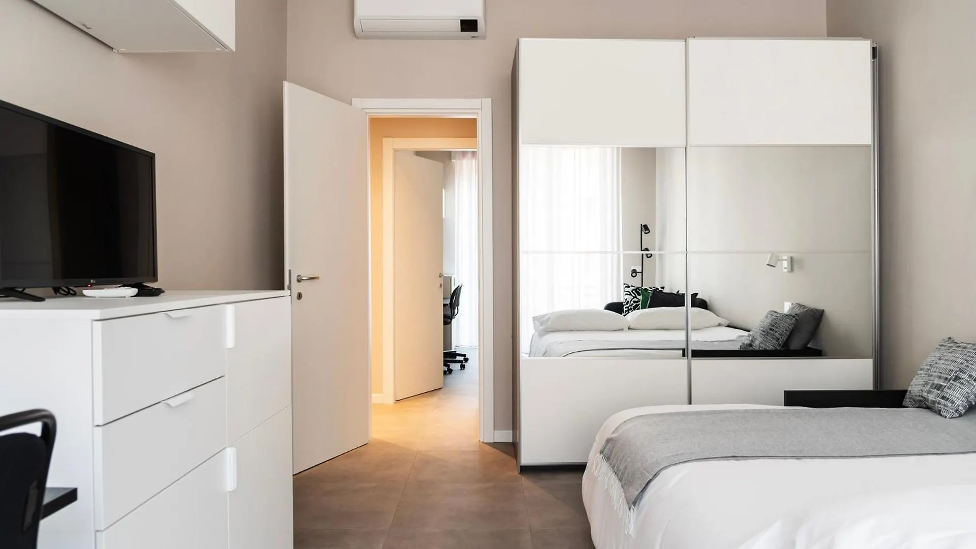 Youhosty - 3 Bedroom Apartment Citta Studi Milan
