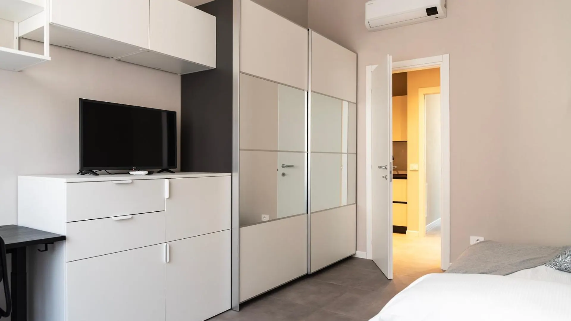 Youhosty - 3 Bedroom Apartment Citta Studi Milan