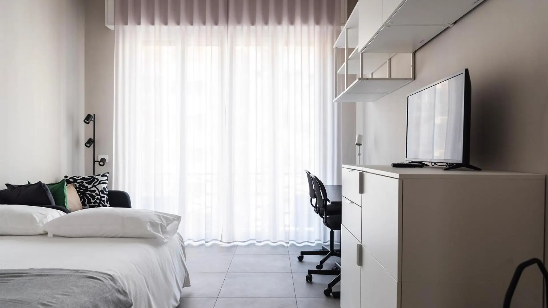 Youhosty - 3 Bedroom Apartment Citta Studi Milan 0*,